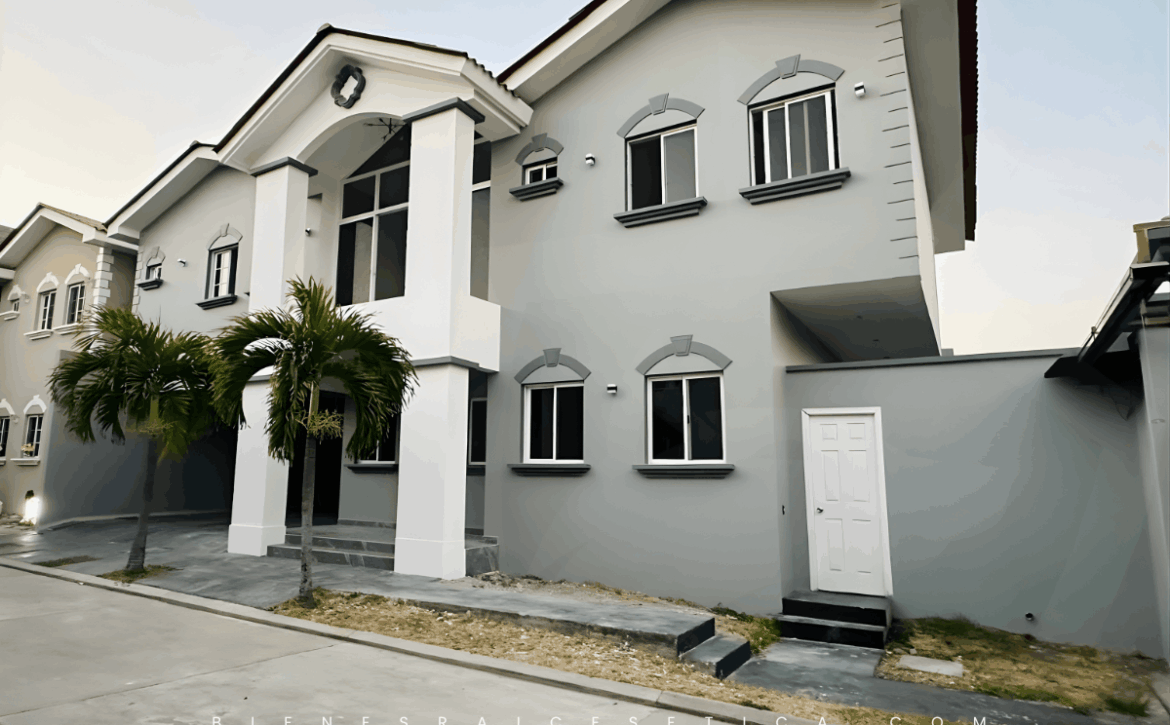 Casa en Residencial Agua Dulce Tegucigalpa